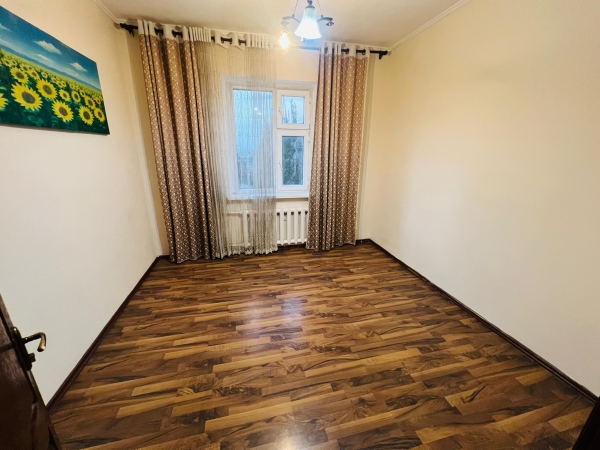 Продаю 3-к квартиру (62 м²) в Бишкеке