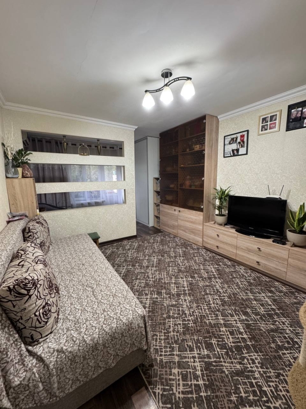 Продаю 2-к квартиру (48 м²) в Бишкеке