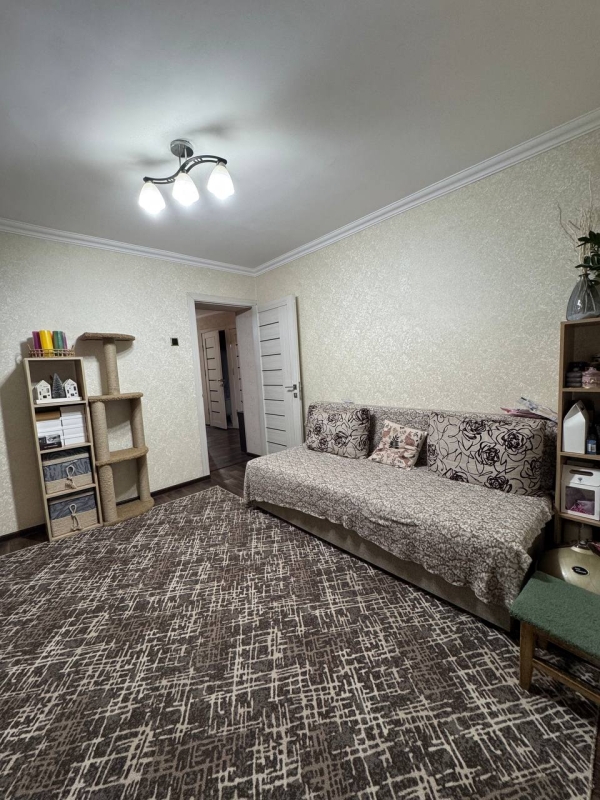 Продаю 2-к квартиру (48 м²) в Бишкеке