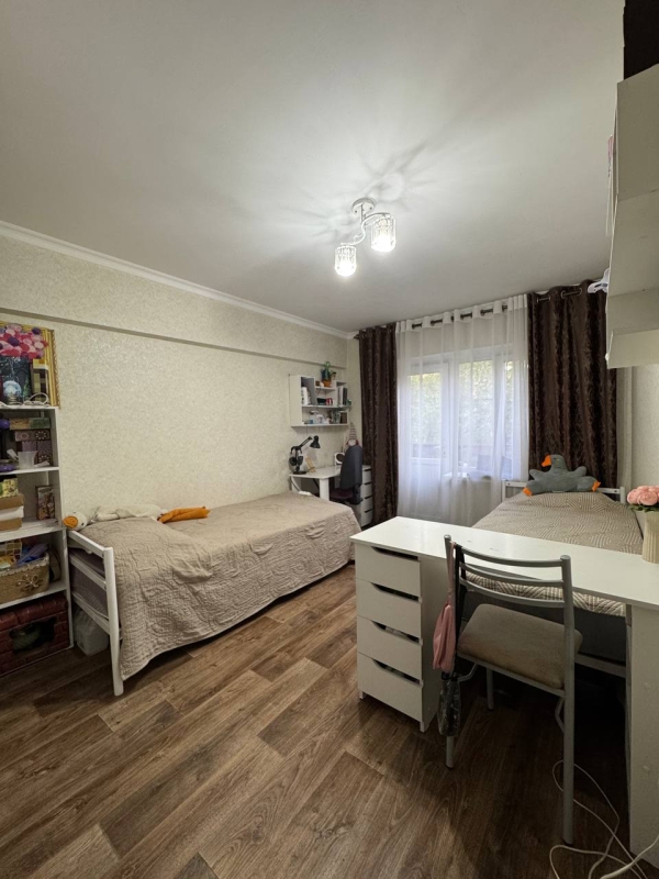 Продаю 2-к квартиру (48 м²) в Бишкеке
