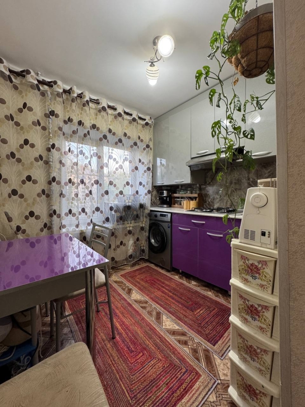 Продаю 2-к квартиру (48 м²) в Бишкеке