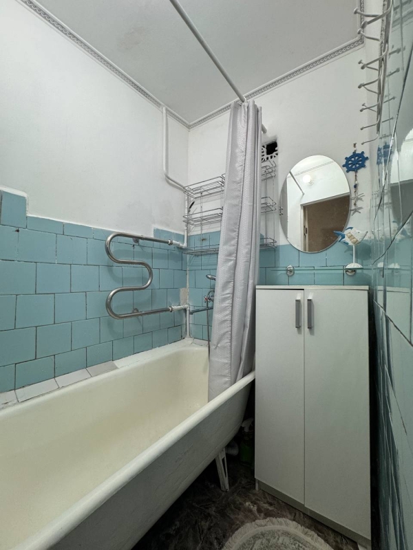 Продаю 2-к квартиру (48 м²) в Бишкеке