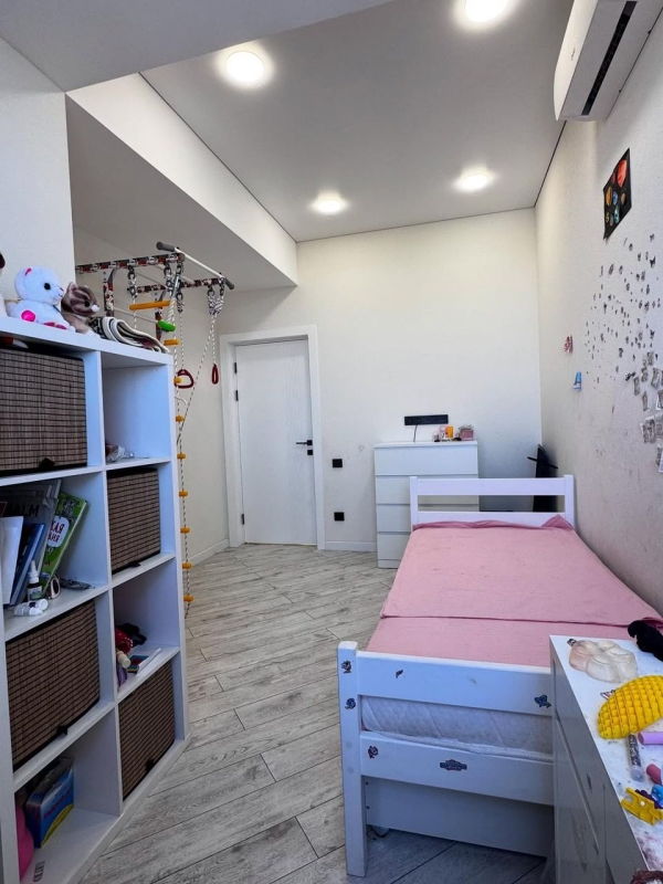 Продаю 3-к квартиру (107 м²) в Бишкеке