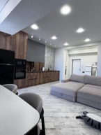 Продаю 3-к квартиру (107 м²) в Бишкеке