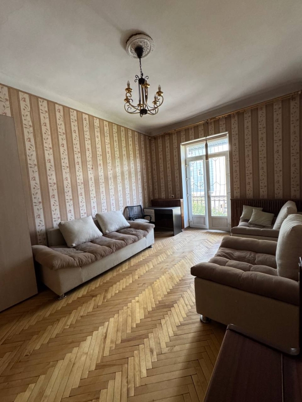 Продаю 3-к квартиру (78 м²) в Бишкеке