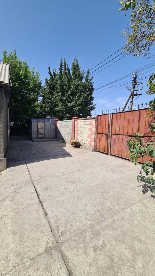 Продаю 3-к дом (78 м²) в Бишкеке
