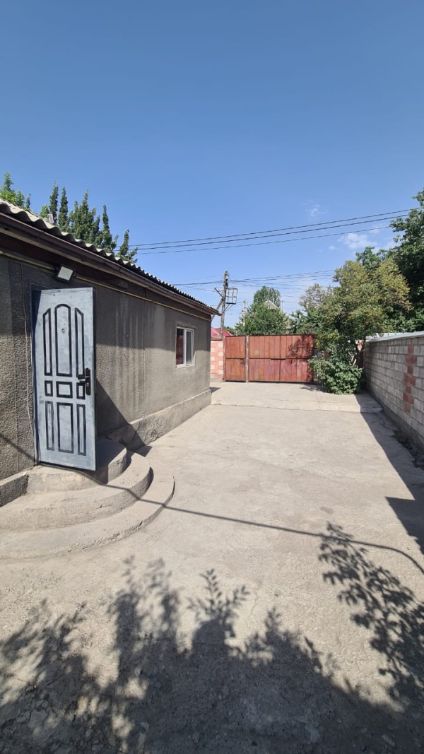 Продаю 3-к дом (78 м²) в Бишкеке
